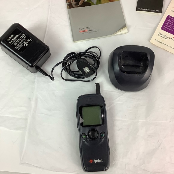 SPRINT PCS TOUCHPOINT FLIP CELL PHONE W/ Box, Manual, Charger, Stand - Picture 8 of 13